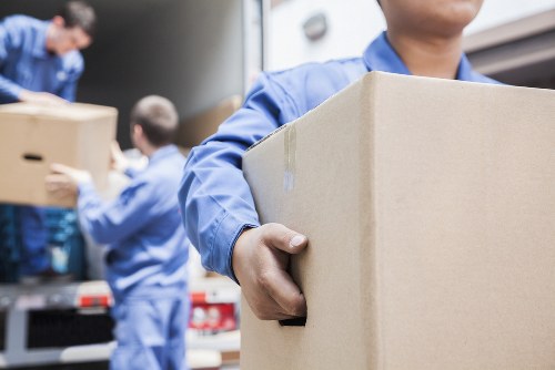 House movers handling a London home move with urban access challenges