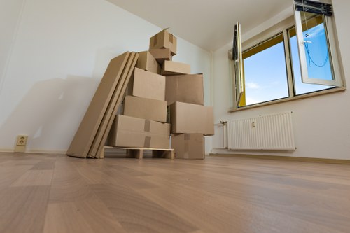 Organised packing and transport preparation for a London relocation